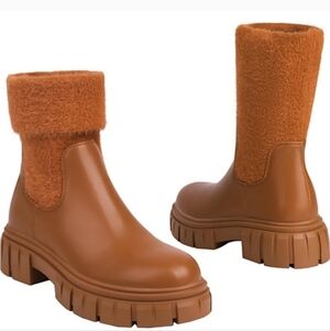 LOIRIT Women's Chelsea Chunky Heel Lug Sole Ankle Boots - NWOB